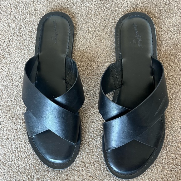 Universal Thread Shoes - Universal Thread Black Criss Cross Sandals